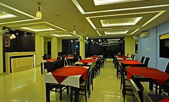 우다 Hotel Suraj Palace(Hotel Suraj Palace) 3성급 호텔 수영장