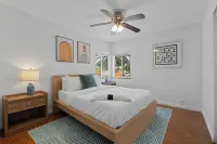 4-bedroom house in charming El Cajon with AC, WiFi