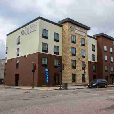 Cobblestone Hotel & Suites - Chippewa Falls Hotel Exterior