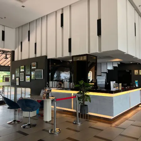 SSL Traders Hotel Отели рядом с достопримечательностью «Бирманский бассейн»
