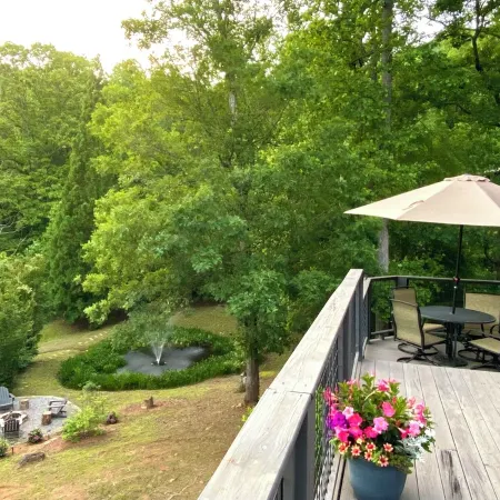 Cabin with Mountain & Lake Views, Fire Pit, WiFi, AC, EV Charger, Pond/Fountain