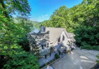 Premium 5 Bedroom 4 kings/ 6 Twins LAKE FRONT Home...BOOK JUNE PROMO DEALS NOW!
