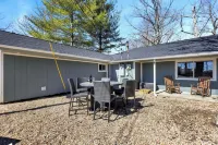White Oak Landing Spacious 6 Bdr w/ Boat Slip!