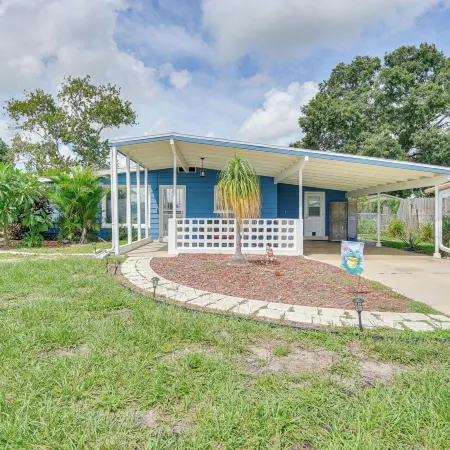 Mins from Anna Maria Island: Bright Home w/ Pool!