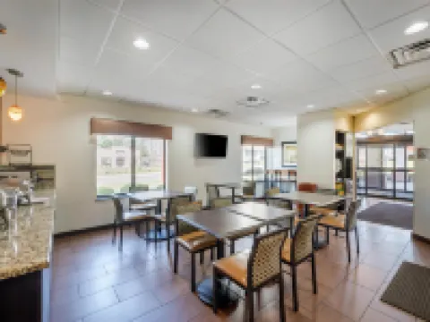 Best Western Plus College Park Hotel Hotels in Berwyn