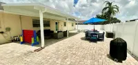 Heated Pool and  Spa Family Retreat-Near Anna Maria Island and Bradenton Beach.
