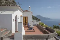 Villa Gilda: Elegance and Breathtaking Views Between Sky and Sea. - 3-Sterne