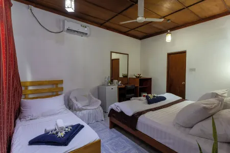 Goby Lodge Guest House Отели в г. Mahibadhoo
