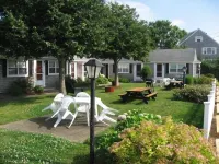 Charming Studio less than 200 steps to Glendon Beach - 200 Captain Chase Rd #18