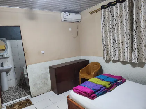 Yogi Home Stay Near Freetown Airport