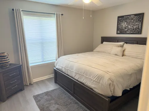 Charming 2-bedroom apartment with WiFi, AC in fabulous Daleville