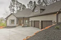 Lake Keowee Home with Balcony and Boat Dock! - Pools