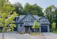 New Luxury 5Br Stowe Townhome, 6 Min to Lifts + Arcade Room & Ski Locker Room