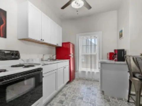 Historical Haven Steps to Downtown アップルトンのホテル