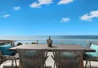 3 Bedroom Beachfront Penthouse w/Epic Rooftop & Ocean Views Hotels in Pialba