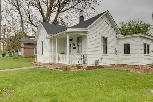 Modern Family Home in Mason w/ Backyard + Fire Pit - Parkplatz