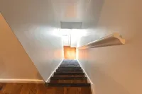 Fresh comfy space, feel at home. Hotels in Gravesend