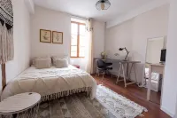 Merlin House Hôtels à : Savigny-lès-Beaune