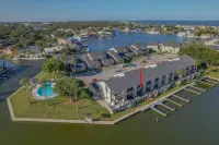 Seaside Cottage with water views! فنادق في روكبورت