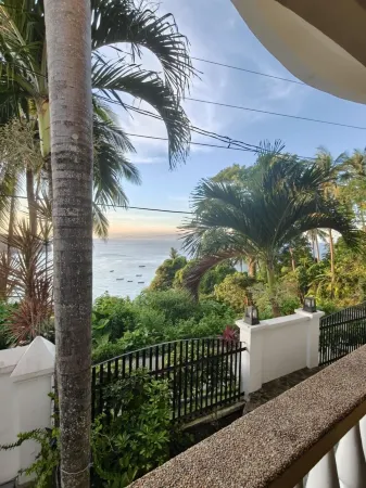 studio apartment with ocean views and swimming pool .