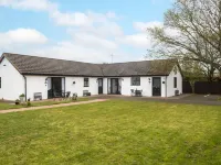 Lodge 1 - Lytton Tree Lodge - Reydon Hotels in Southwold