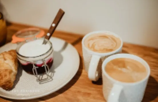 Cosy countryside Chalet with log burner and hot tub.