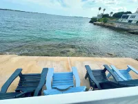 Blue Water Hotels in Hamilton