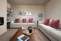 Gregor's Cottage: Best coastal view, luxury inside