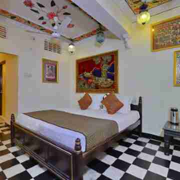 A.C. room with swimming pool (cool,chill, relax) Rooms