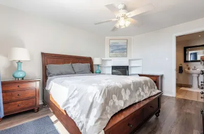 Sunset Getaway on Long Beach Hotels near Water Park Golf and Country Club