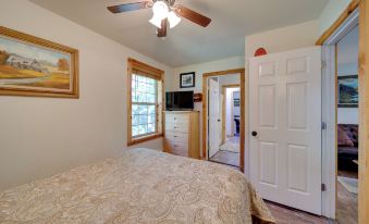 Cozy Countryside Cabin in Robie Creek Park!