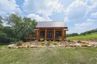 Modern Willis Cabin Retreat 24-Acre Working Farm! - 3 tähden