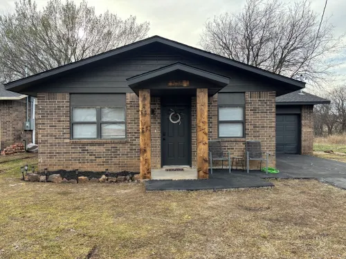 Santa Fe Depot- 3-bedroom house near downtown Cushing Hotels in Cushing