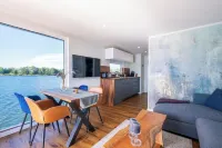 Rent a houseboat in Zehdenick Hotels in Zehdenick