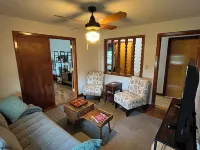 Charming 3-bedroom house in the heart of beautiful Bristol with WiFi, AC Hotels in Bristol