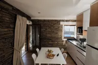 Casa de Xisto - A cozy house surrounded by the vineyard terraces of the Douro. Hotels in Ervedosa do Douro