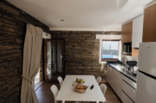 Casa de Xisto - A cozy house surrounded by the vineyard terraces of the Douro. 聖約翰裴斯奎拉酒店