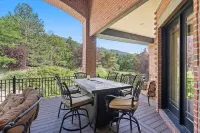 Spacious estate, 12000 square feet on a full acre in East Sandy