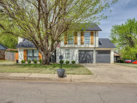 Edmond Bungalow: Cute 2 BR + Bonus Game Room with Futon