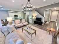 Resort living 3 bedroom modern apt with backyard