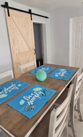 Charming 3-bedroom house with AC,WiFi, private backyard and more in Ormond Beach