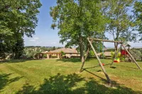 Lavish Holiday Home in Volterra with Pool