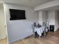 Cozy Super Luxury Legal Suite.20 minutes  to the airport.