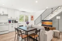 Lovely 2 floor, 3-bedroom house in Alhambra with AC