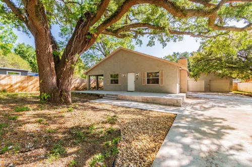 TWO King Bed Home Near USF Hotels in University