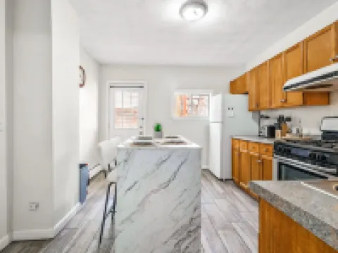 Hidden Haven - Harvard, Assembly Row, Pool Table, Parking!