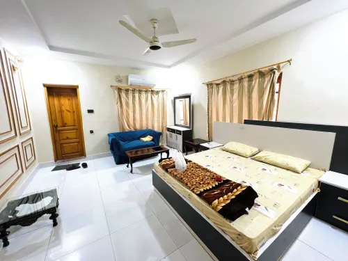 Charming 2-bedroom bungalow with WiFi and AC in lovely Sukkur plus Swimming Pool Hotels in Sukkur