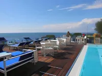 Hotel Il Faro Отели рядом с достопримечательностью «Пляж Леонеллис»