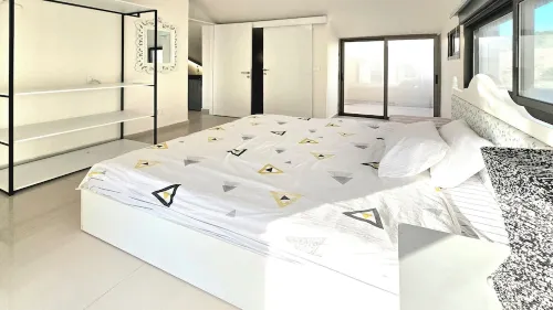 Charming 1-bedroom apartment with pool, WiFi, Ac, in nice, calm area in Tabarja