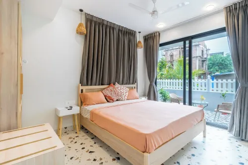 BRAND NEW VILLA LARGE POOL 5 STAR AMENITIES WALKING DISTANCE TO  BEAUTIFUL BEACH